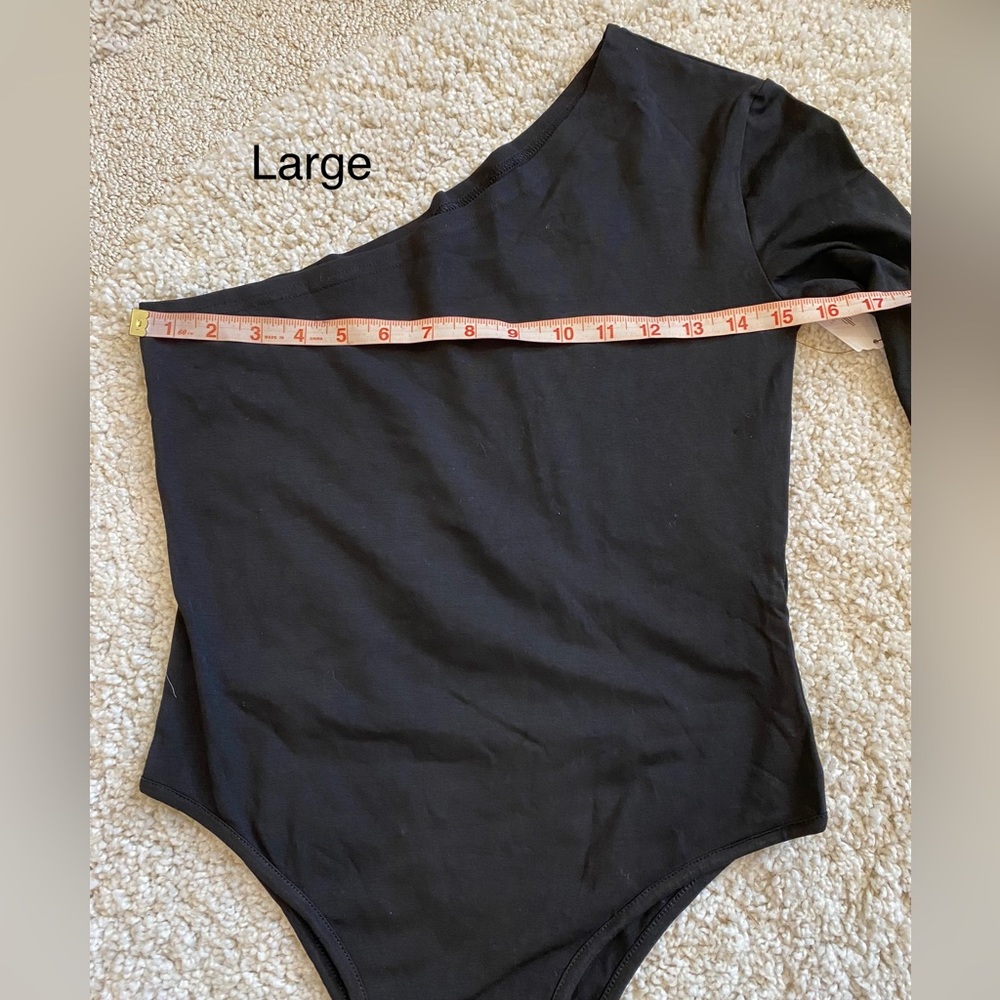 Black bodysuit one sleeve open shoulder size medium and large NWT - Picture 11 of 13